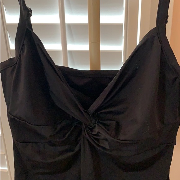 Bathing suit top. Size 8 - Picture 2 of 4